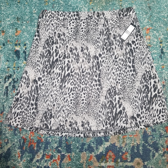NWT Soho Appearal LTD. Cheetah Skirt size Large - Picture 1 of 3
